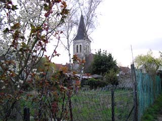 L'glise de Bussy-Saint-Georges depuis ls jardins des Filasses