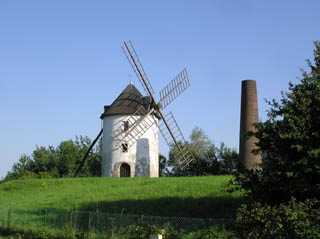 Un moulin n'a pas beaucoup de fentre !