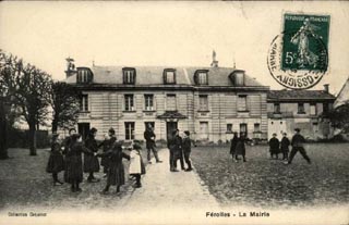 Ronde des coliers devant la mairie