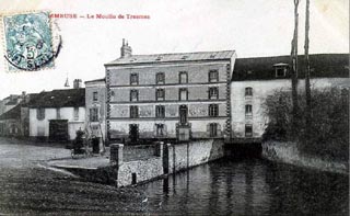 Utilisation de la force de l'eau par les moulins.