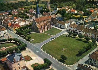 L'glise et la place de la Fontaine